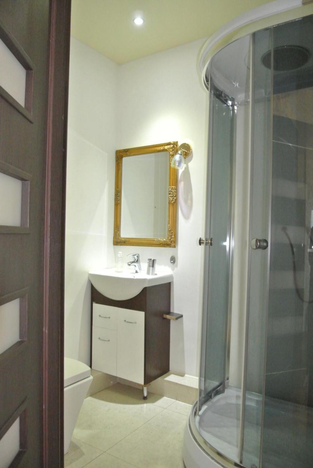 Panoramic View Poznyaky Apartment Kiew