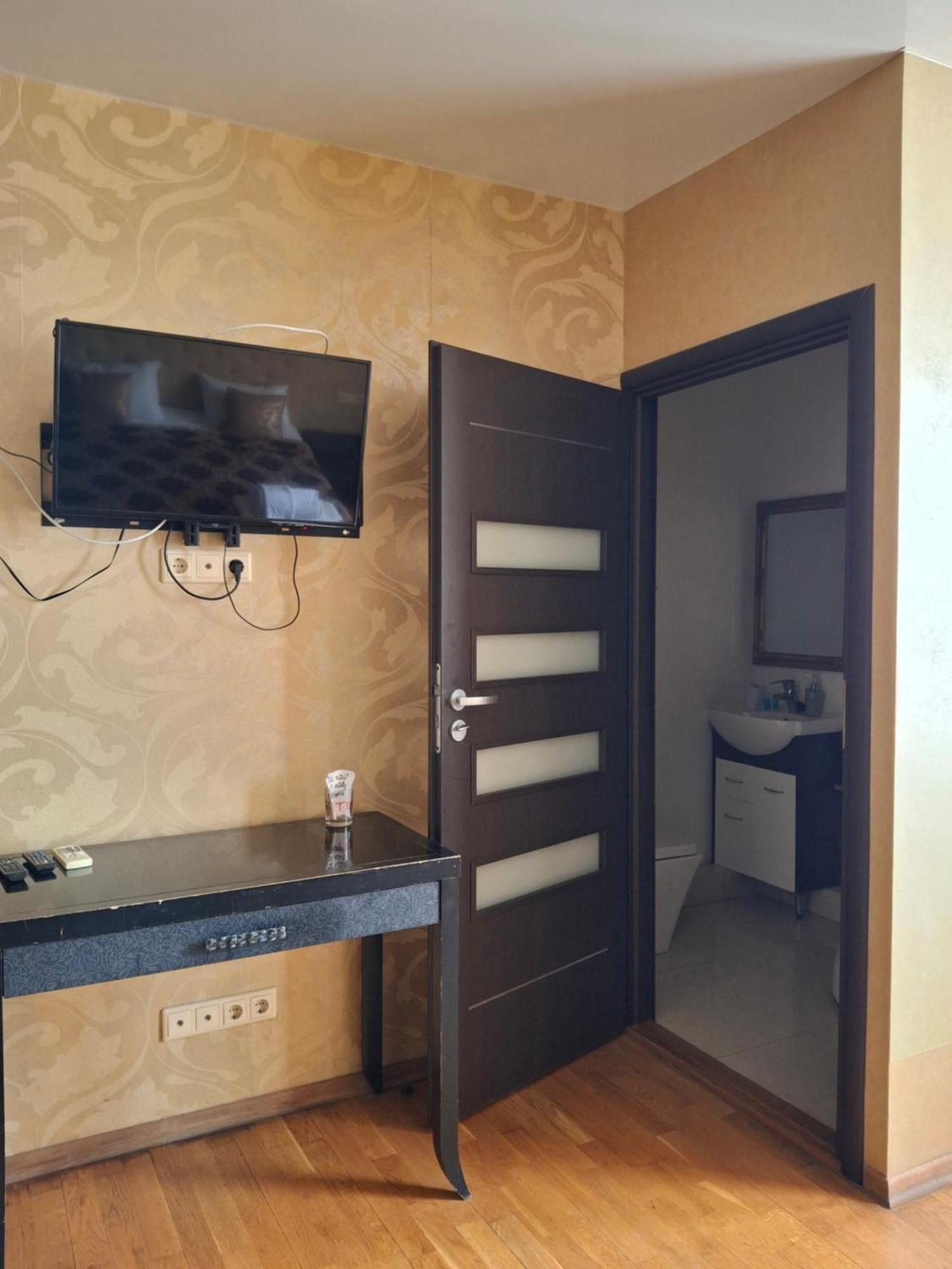 Apartment Panoramic View Poznyaky Kyiv