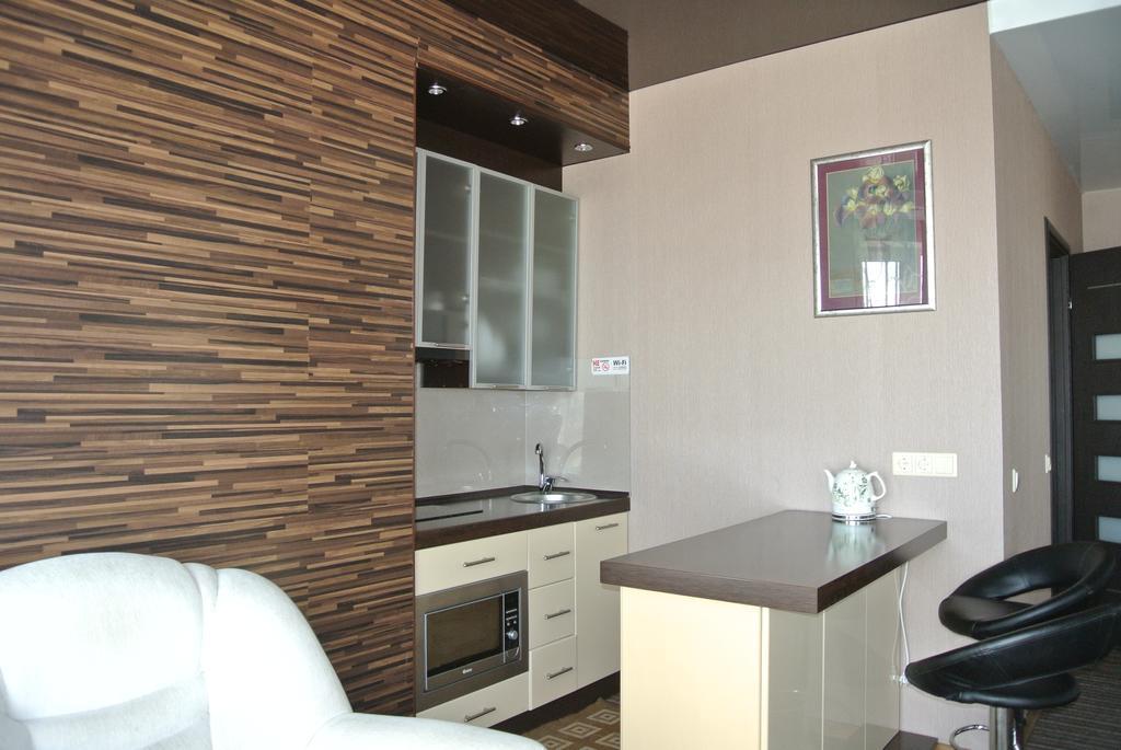 Panoramic View Poznyaky Apartment